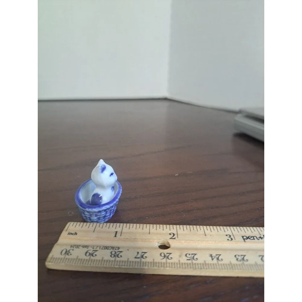 Miniature Delft Style White And Blie Kitten In A Basket Porcelain Figurine